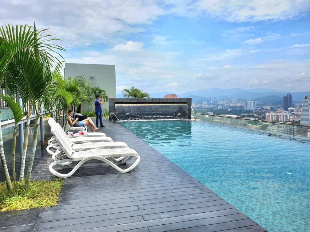 Regalia Suites Klcc View Rooftop Infinity Pool By Angkasa Homes Kuala Lumpur Exteriér fotografie
