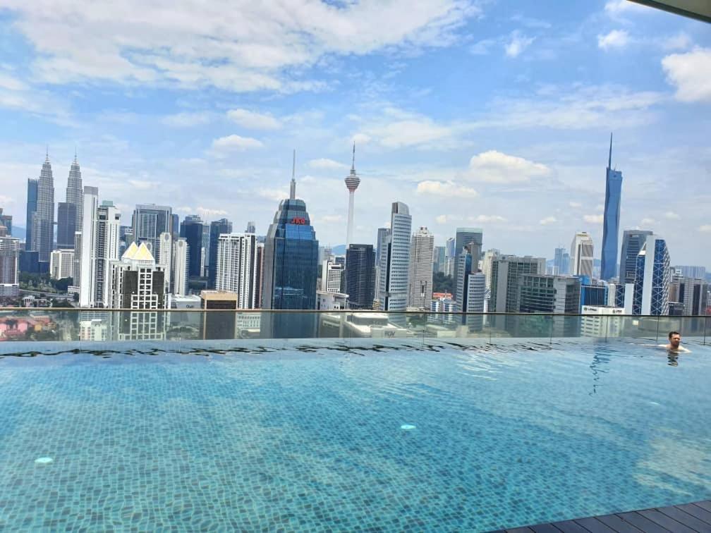 Regalia Suites Klcc View Rooftop Infinity Pool By Angkasa Homes Kuala Lumpur Exteriér fotografie