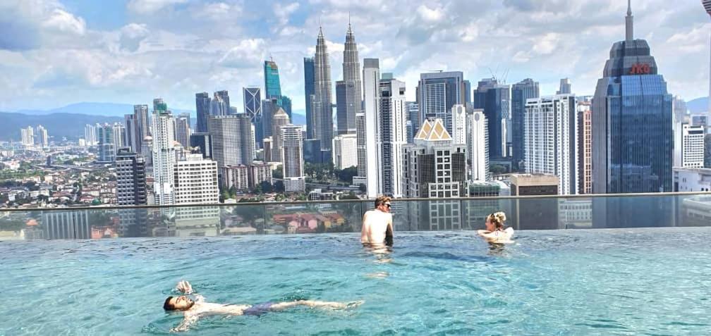 Regalia Suites Klcc View Rooftop Infinity Pool By Angkasa Homes Kuala Lumpur Exteriér fotografie
